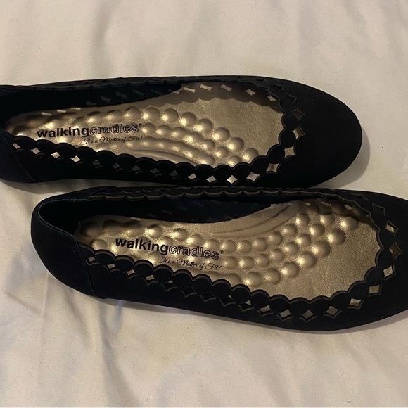 NEW Walking Cradles Betsy Flats. Black Nubuck. Size 7.5W - Picture 5 of 8